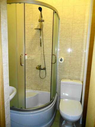 Гостиница Доброславия Ростов-на-Дону Улучшенный двухместный номер с 2 отдельными кроватями-3